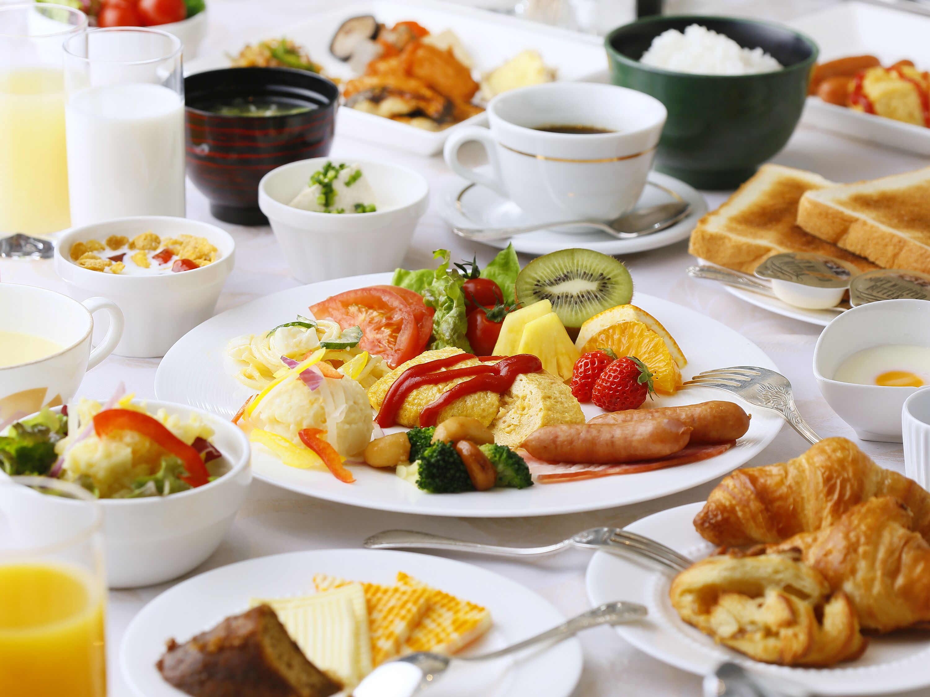 premium bedding, in-room safe, desk, iron/ironing board