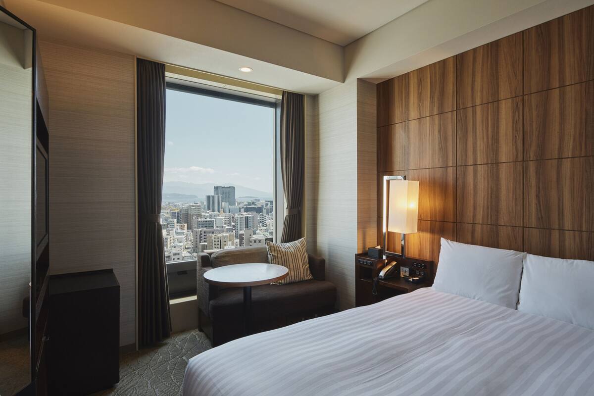 premium bedding, in-room safe, desk, iron/ironing board