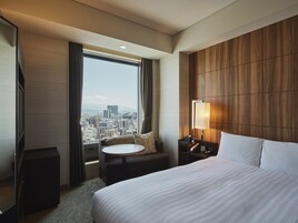 高档床上用品、客房内保险箱、办公桌、熨斗/熨板