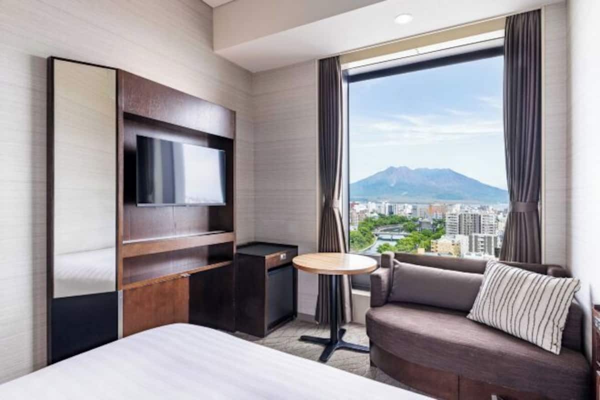 Literie de qualité supérieure, coffres-forts dans les chambres, bureau