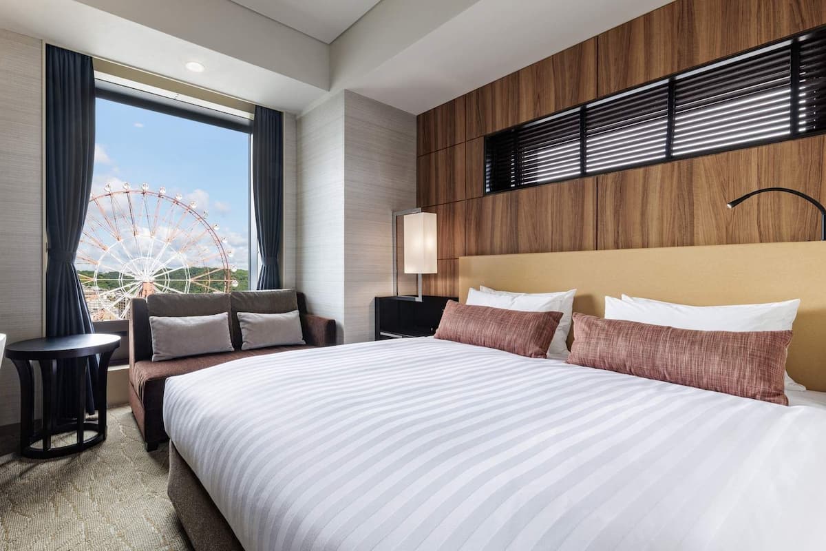Premium bedding, in-room safe, desk, iron/ironing board (on request)