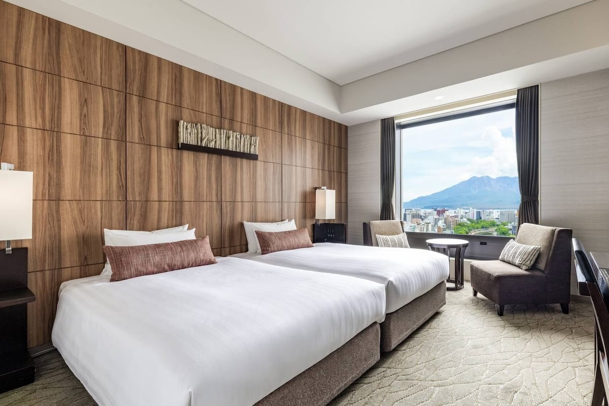 Premium bedding, in-room safe, desk, iron/ironing board (on request)