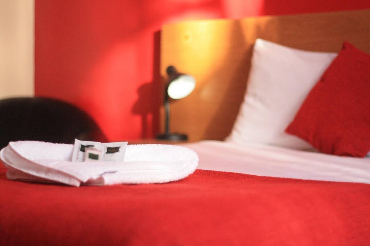 Single Room | Iron/ironing board (on request), WiFi (free), bed sheets