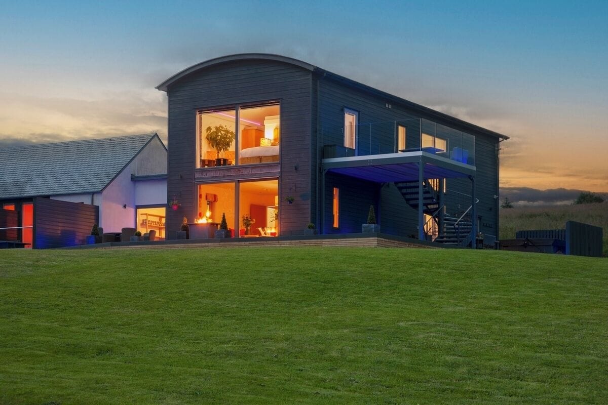 المنشأة من الخارج