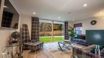 Premium bedding, pillow-top beds, minibar, individually decorated