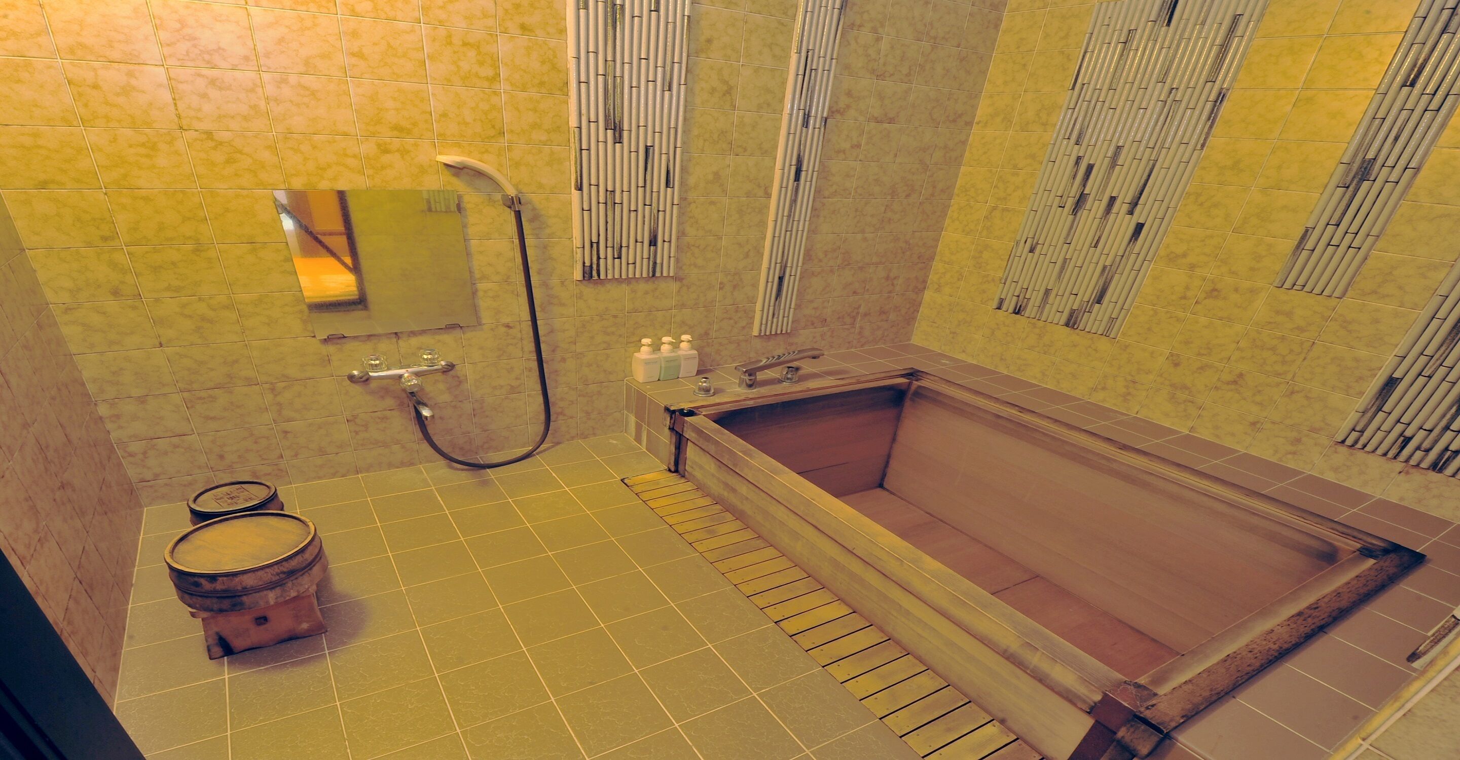 淋浴/浴缸二合一、免費盥洗用品、吹風機、拖鞋