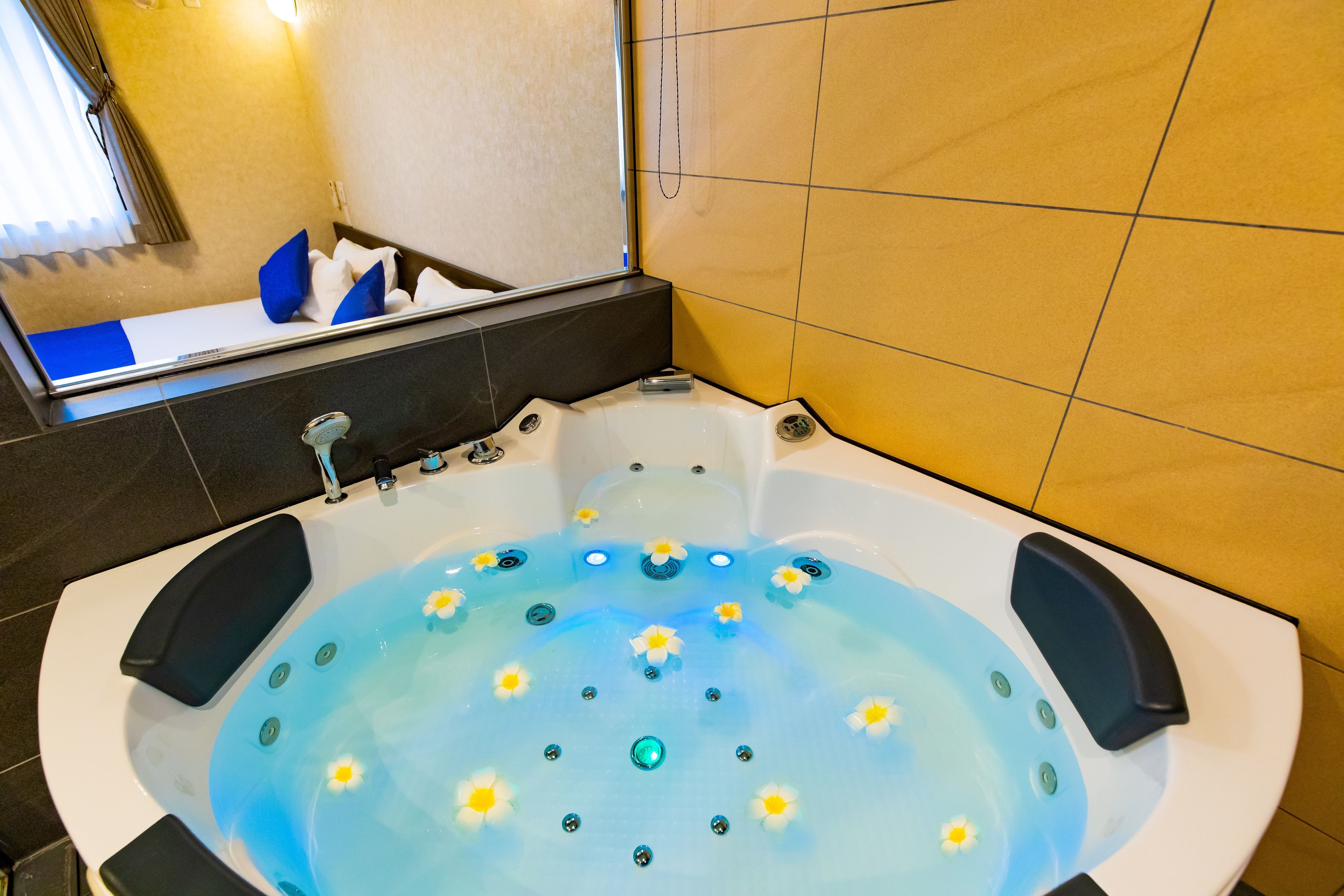 Luxury Room, Non Smoking (Adult Only 15 or over)  | Deep-soaking bathtub