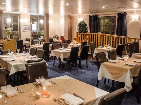 Restaurante. The Kings Head Hotel