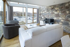 奢华公寓, 3 间卧室, 阳台 | 起居区 | 平板电视