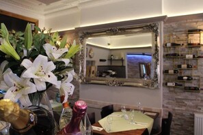 Dining - Elgano (Cardiff)