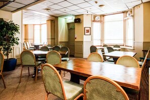 Restaurant - Cardiff Riverside Hotel by Belvilla (Cardiff)