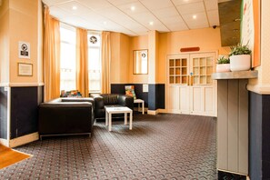 Lobby - OYO Flagship Cardiff Central (Cardiff)