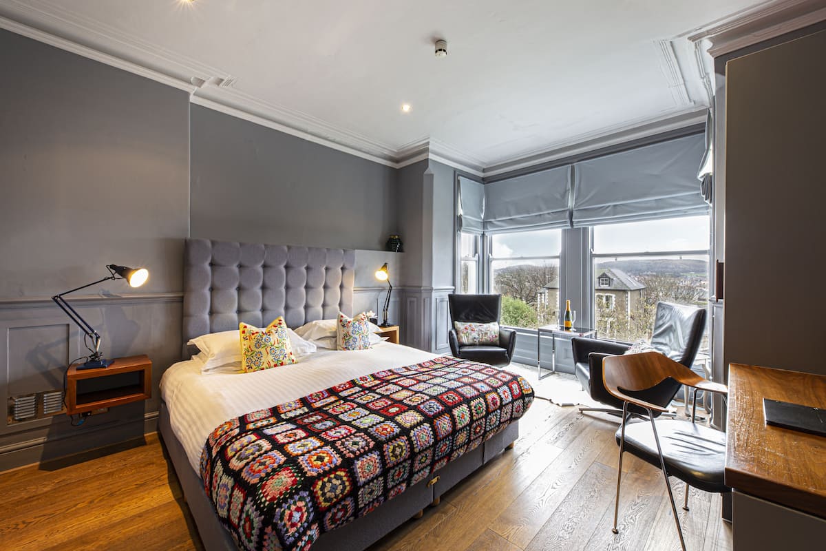 Premium bedding, individually decorated, individually furnished, desk