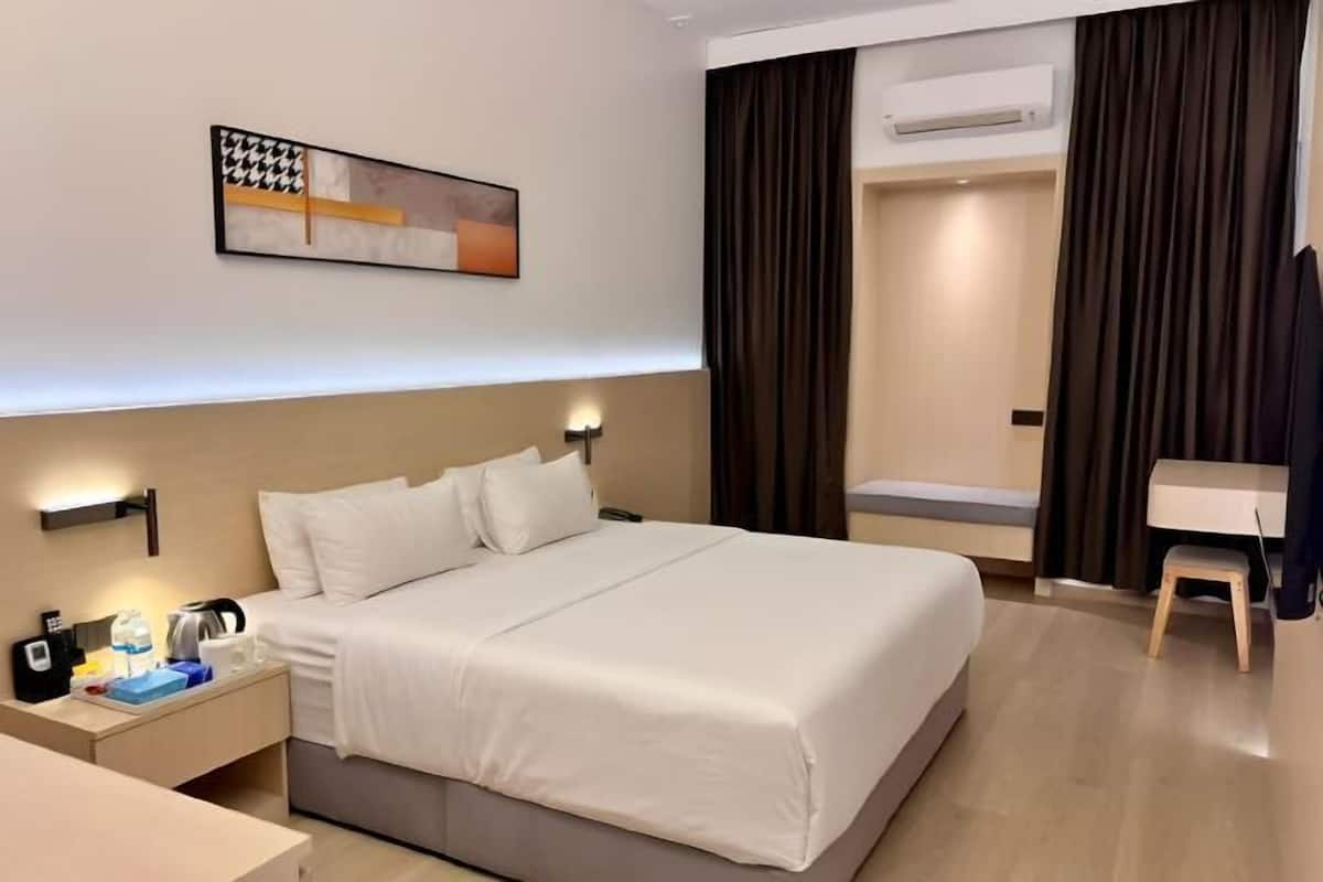 Minibar, in-room safe, desk, soundproofing