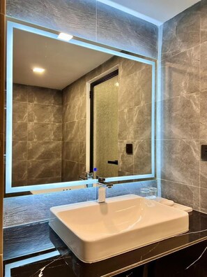 Premium Room | Bathroom