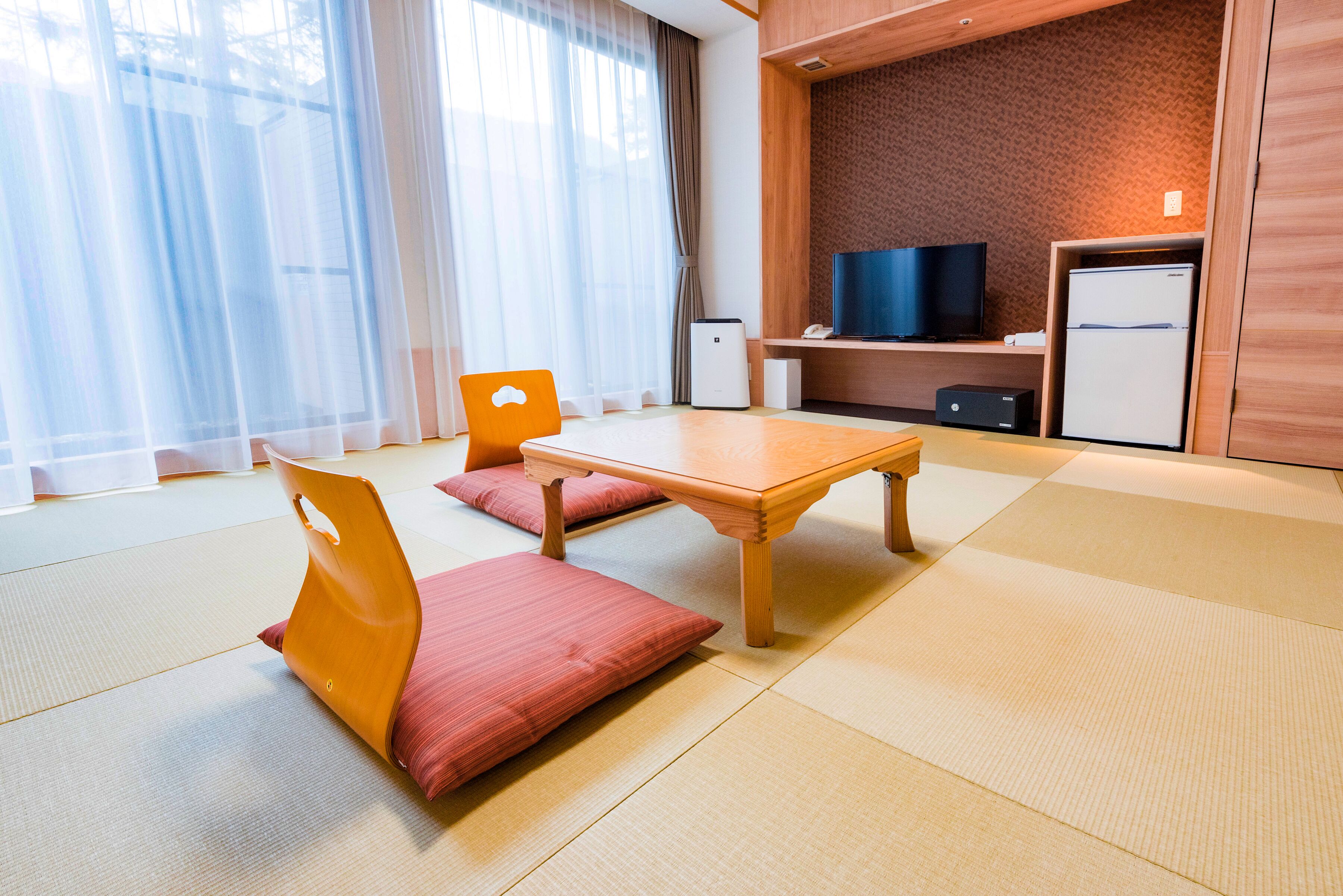 In-room safe, bed sheets