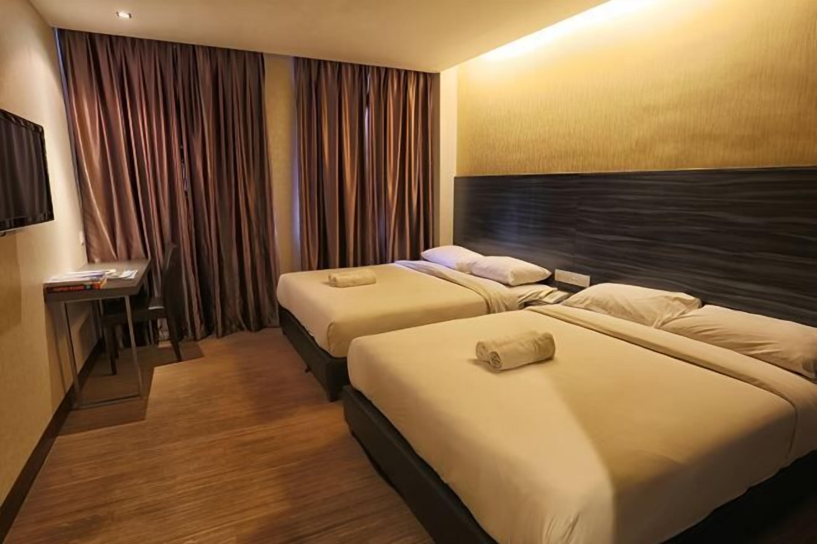 Desk, soundproofing, iron/ironing board, free WiFi