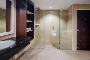 Tabla de planchar con plancha 