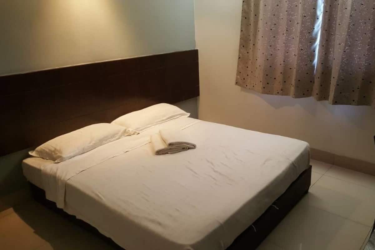 Standard Room | Desk, iron/ironing board, free WiFi