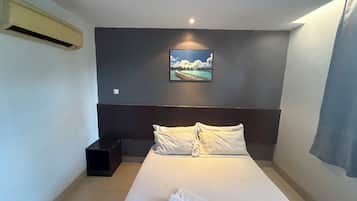 Deluxe Room (Standard) | Desk, iron/ironing board, cribs/infant beds, free WiFi