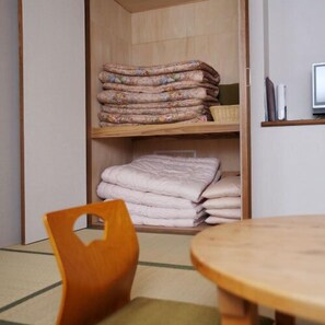 Interior - Toyota Shirakawa-go Eco-institute (Shirakawa)