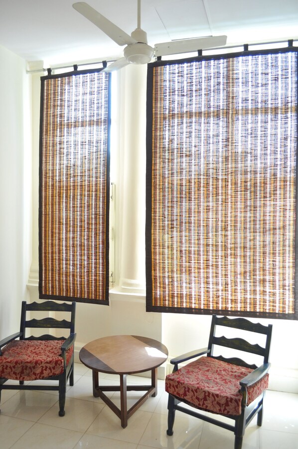 Deluxe Room, Multiple Bedrooms | Desk, iron/ironing board, rollaway beds, free WiFi