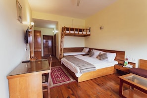 Room - Pratiksha Himalayan Retreat (Kausani)