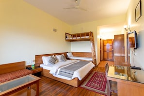 Room - Pratiksha Himalayan Retreat (Kausani)