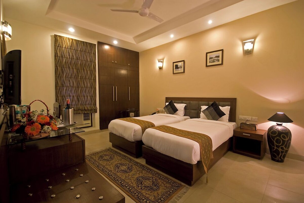 deluxe single room