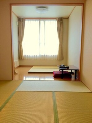 Japanese style Small Room (Shared Bath) | Free WiFi - Tenryu Ryokan (Hiroshima)