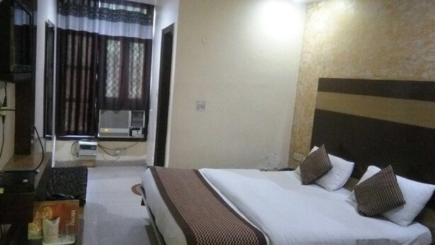 Unclassified image, 1 of 9, button - Hotel Splash (New Delhi)