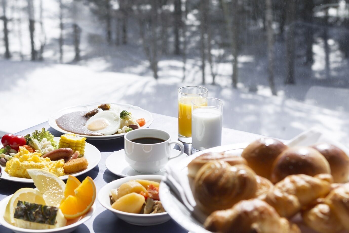 daily buffet breakfast (jpy 2750 per person)