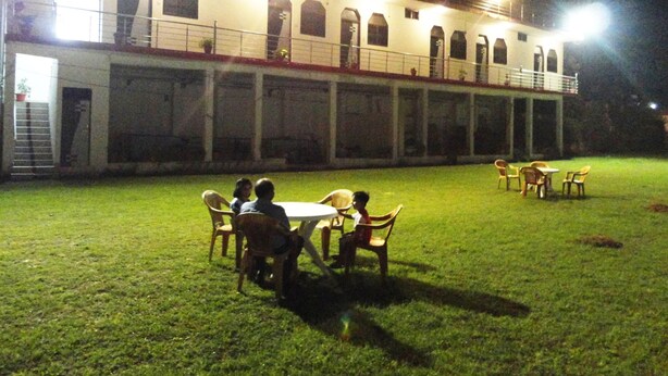 Outdoor dining - Mangalam Palace (Lucknow)