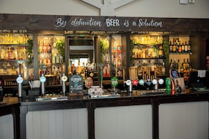 Bar (en el alojamiento)