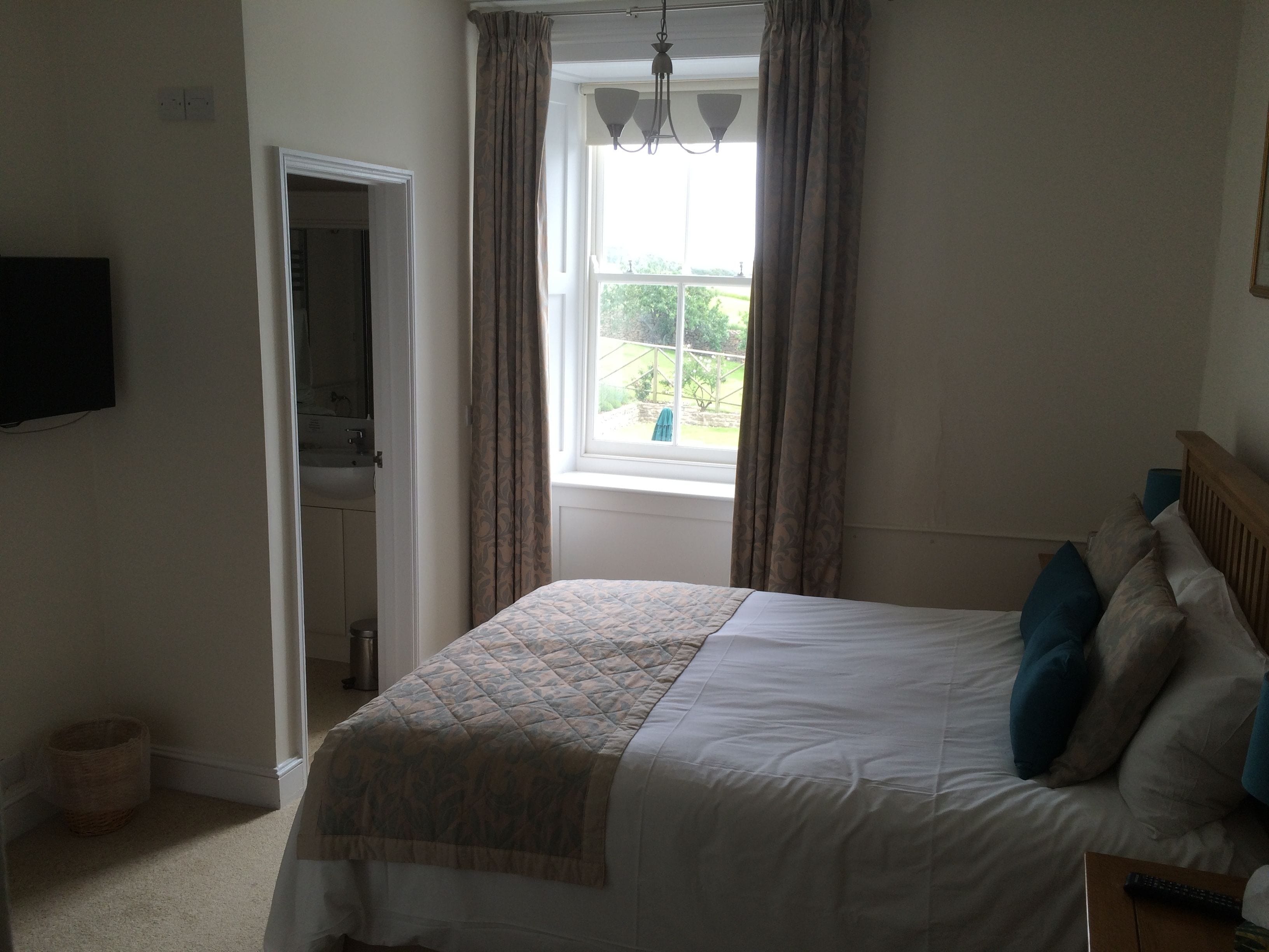 standard double room | 1 bedroom, iron/ironing board, free wifi, bed sheets