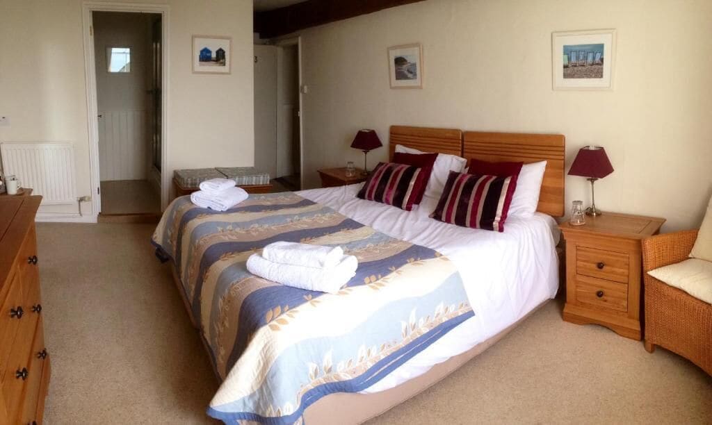 superior double room, sea view | 1 bedroom, iron/ironing board, free wifi, bed sheets