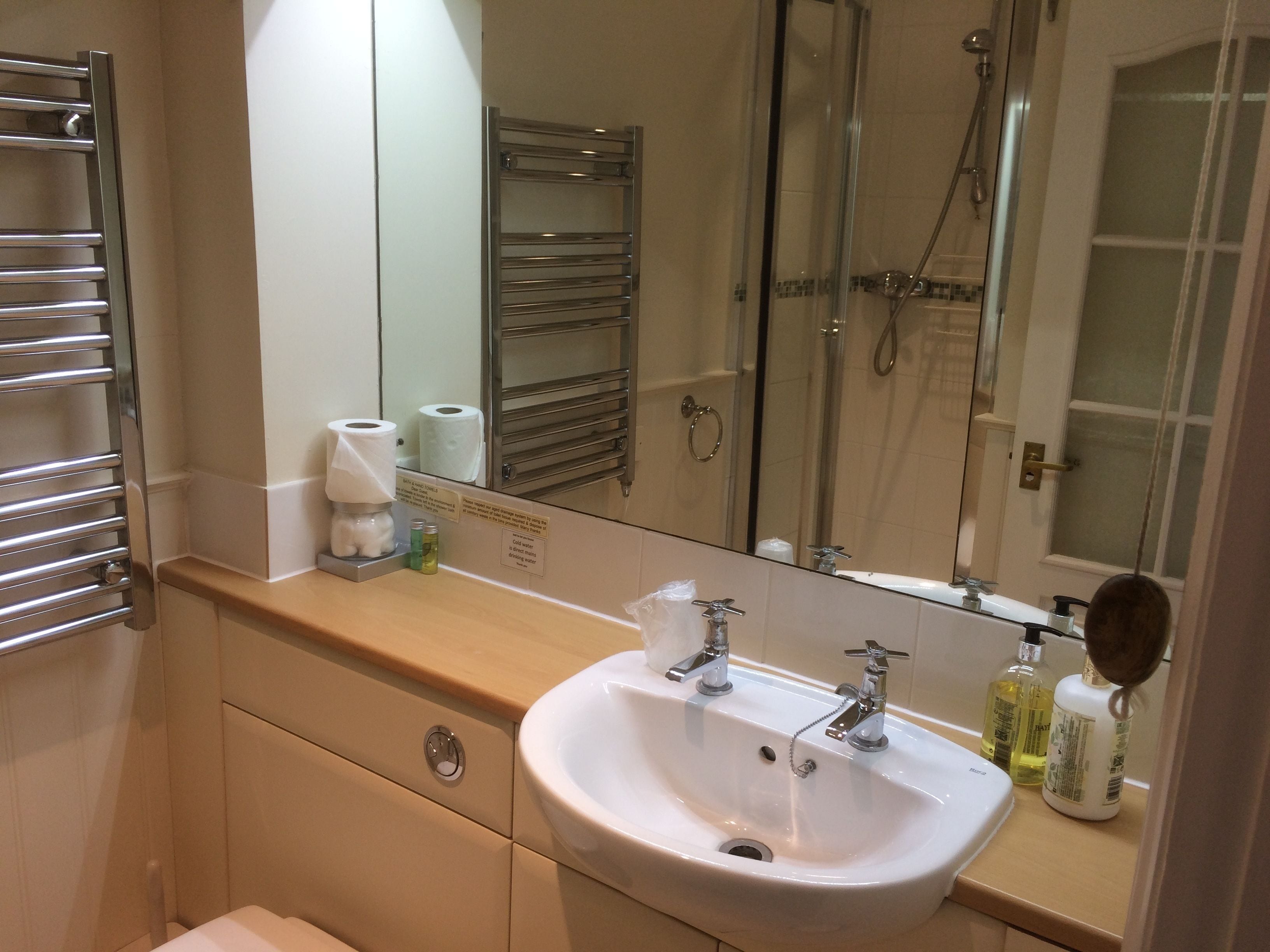 standard double room | bathroom | shower, free toiletries, hair dryer, towels