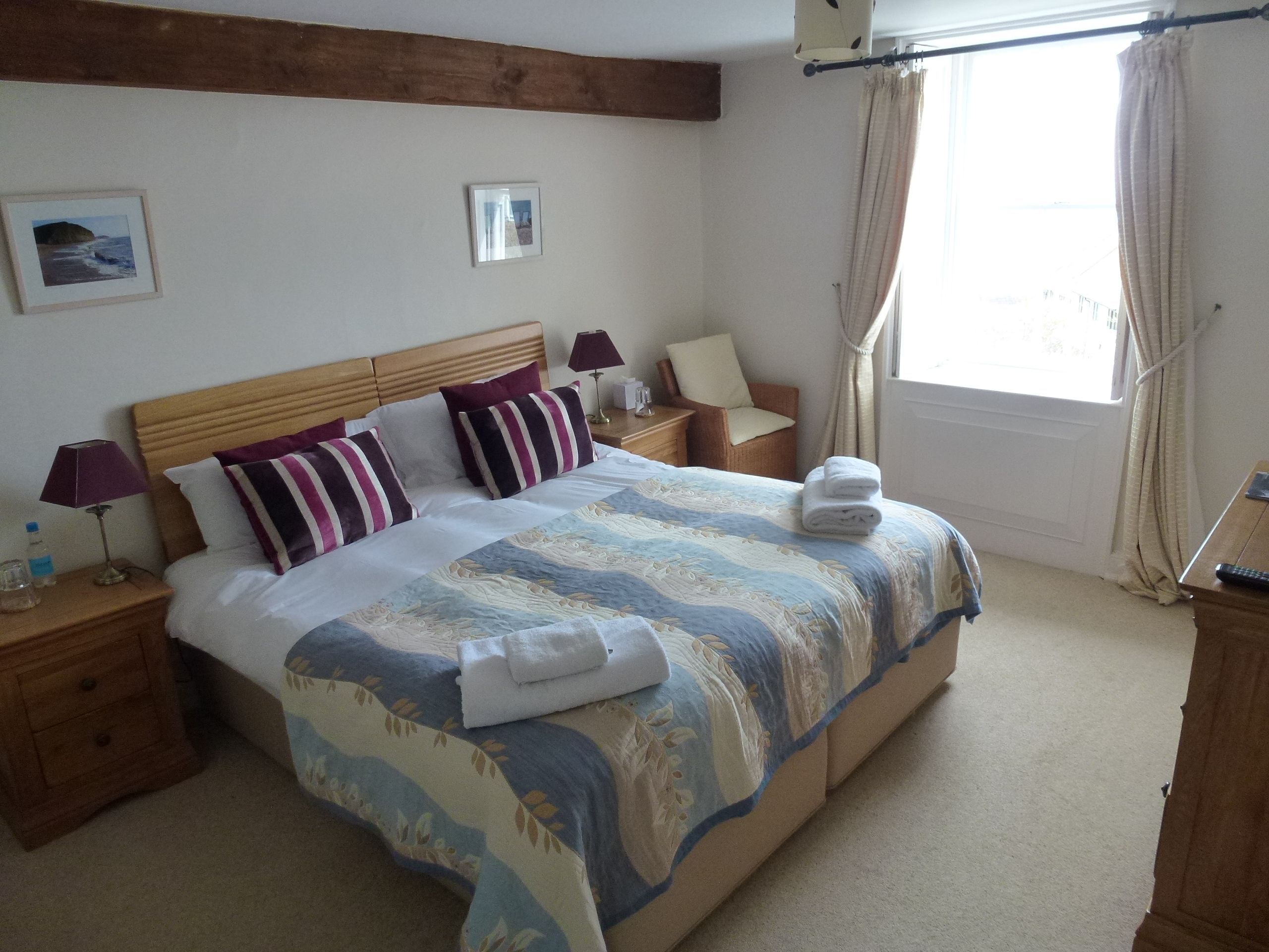 Iron/ironing board, free WiFi, bed sheets