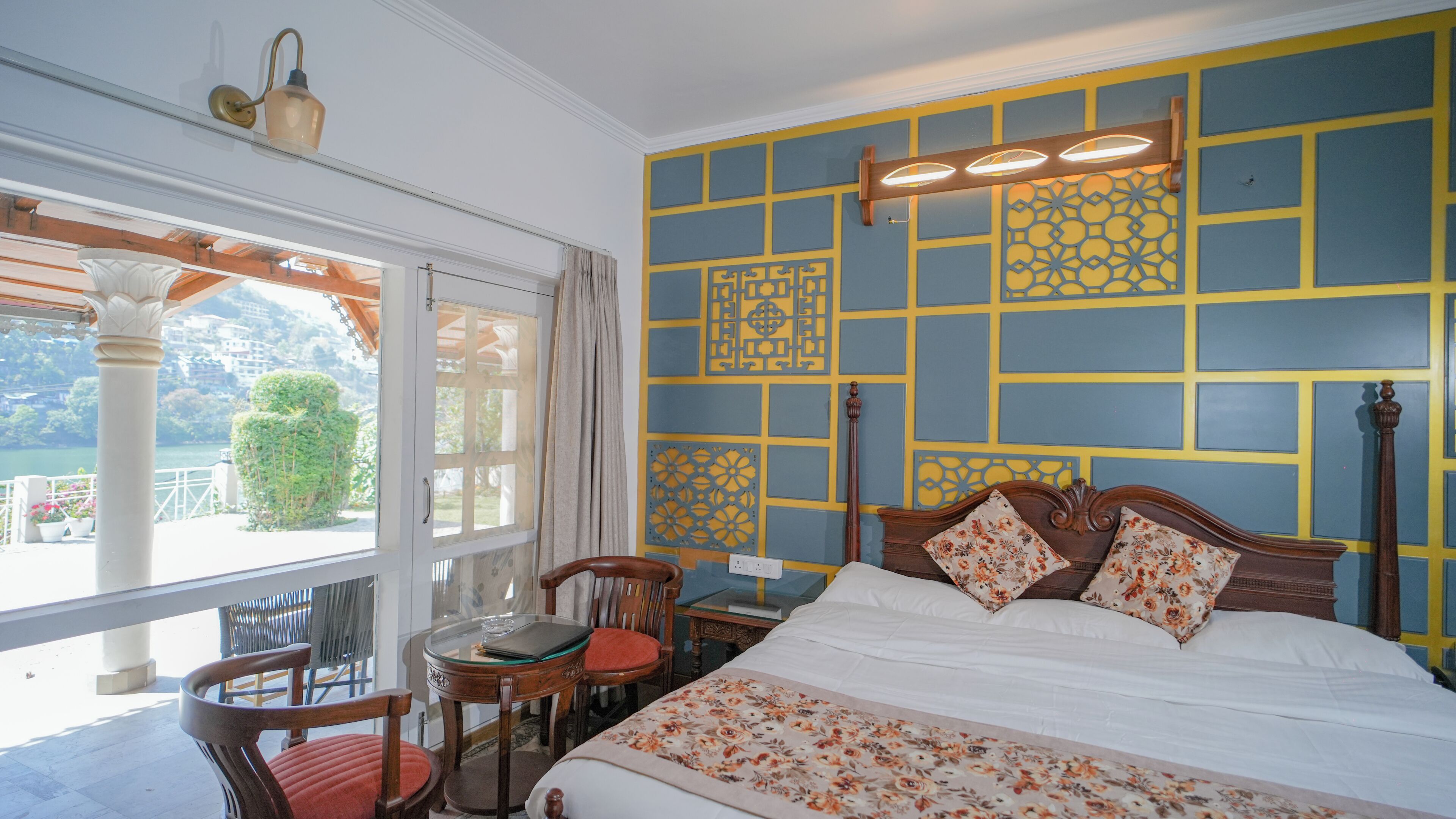 Quarto | Roupas de cama premium, escrivaninha, ferros/tábuas de passar roupa