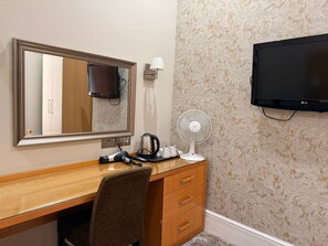 Superior Double Room, Ensuite | 1 bedroom, WiFi