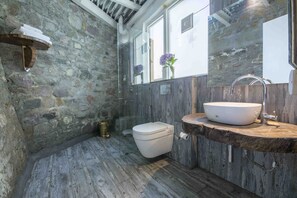 Grishma | Bathroom - Seclude Ramgarh, Cliff's Edge (Kosiyakutoli)