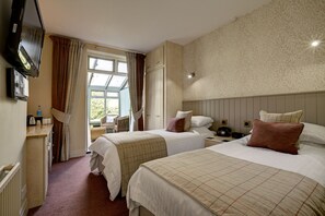 Ropa de cama hipoalergénica, escritorio y cortinas blackout 