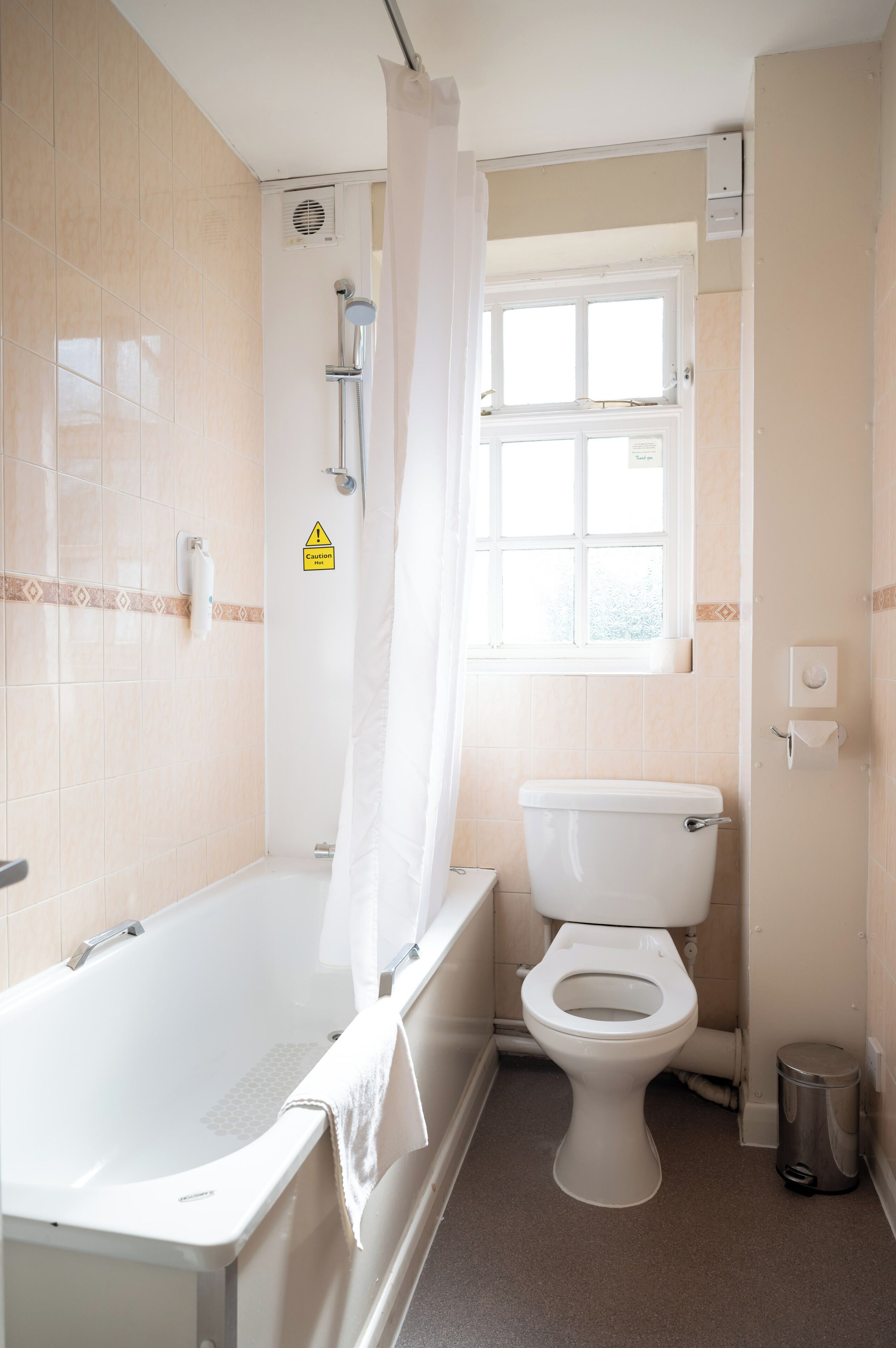 Single Room | Bathroom | Towels