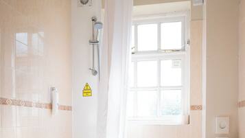 Single Room | Bathroom | Towels