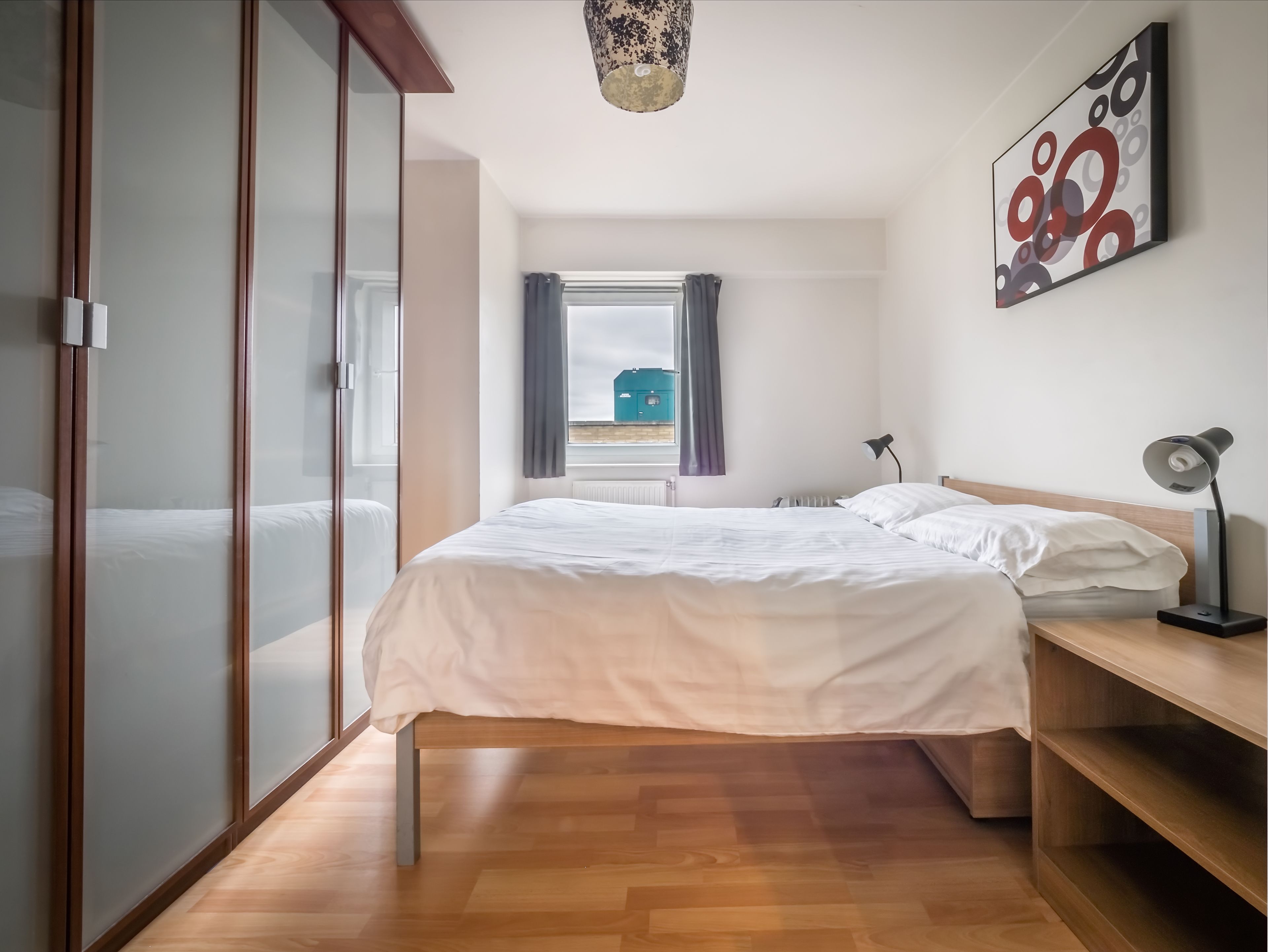 مكتب وواي فاي مجانًا