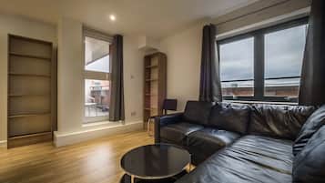 Superior Apartment, 1 Double Bed | Living area