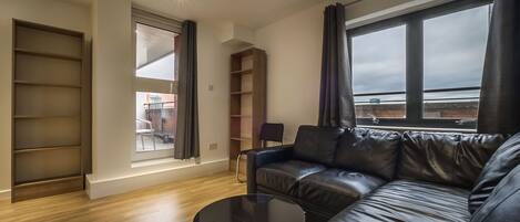 Superior Apartment, 1 Double Bed | Living area