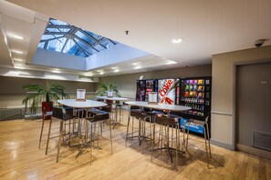 Breakfast area - LSE High Holborn - Campus Accommodation (London)