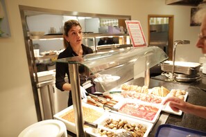 Breakfast buffet - Beit Hall - Campus Accommodation (London)