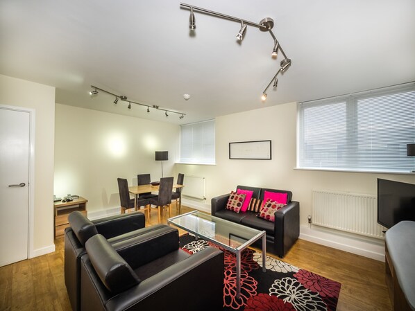 Apartamento superior, 2 quartos | Vista do quarto